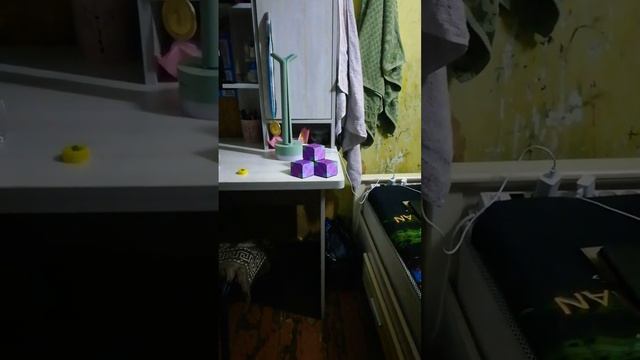 Сколько здесь кубов? чё смотришь тут нет не чего полезного хочешь узнать ответ? НЕТ! НЕ СКАЖУ смотреть онлайн