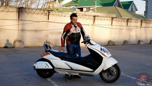 ЯПОНСКАЯ КРАСОТКА! ПОДРОБНЫЙ ОБЗОР SUZUKI GEMMA 250 смотреть онлайн