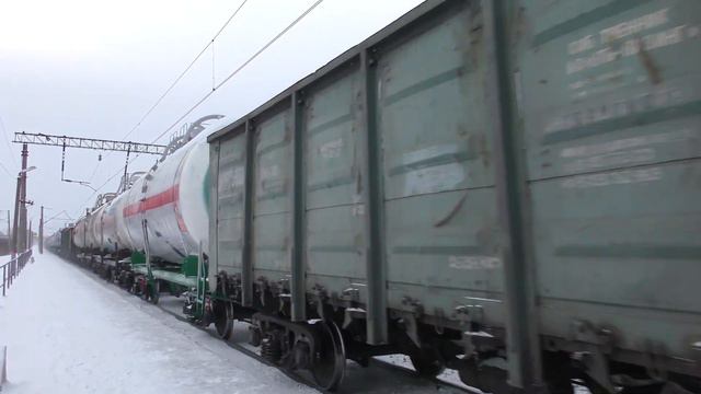 Электровоз ВЛ80С-2507 с грузовым поездом смотреть онлайн