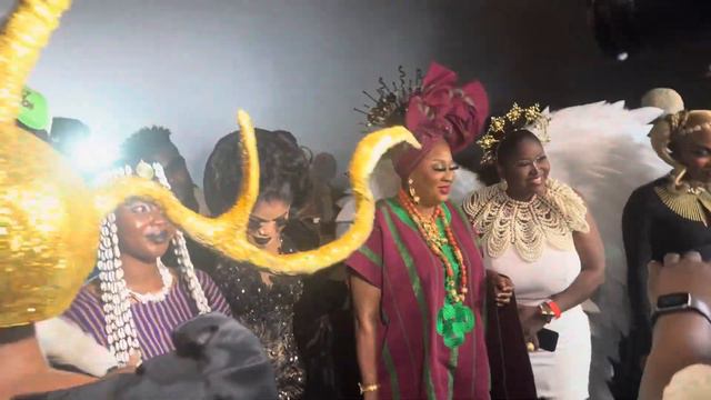 BOBRISKY WINS BEST DRESSED FEMALE PRIZE AT ENIOLA AJAO’S MOVIE PREMIERE смотреть онлайн