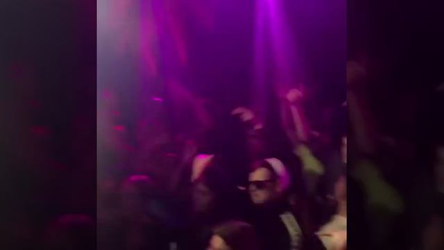 Девочка круто читает рэп DARK PANDA смотреть онлайн