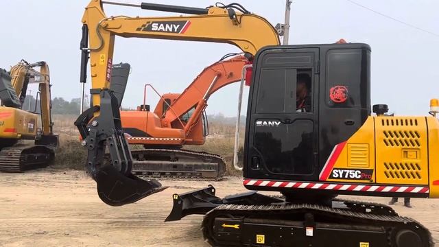 Used excavators Sany SY75C is ready to pack. The same type of excavator for sale in China.