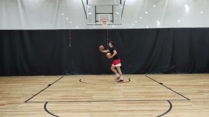 С одной ноги без щита двумя мячами