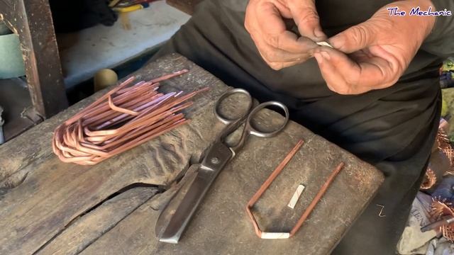 опытный 65 старик электрик демонстрирует технику перемотки на якоре стартера 
4К - 1ЖЖ