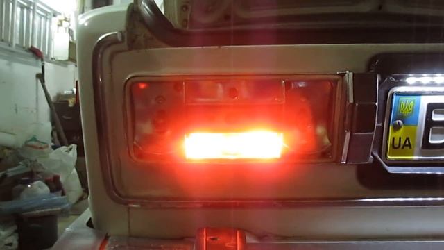 КАК СВЕТЯТ LED ЛАМПЫ В ФОНАРЯХ АВТО.СРАВНЕНИЕ С ЛАМПАМИ НАКАЛИВАНИЯ!!! смотреть онлайн