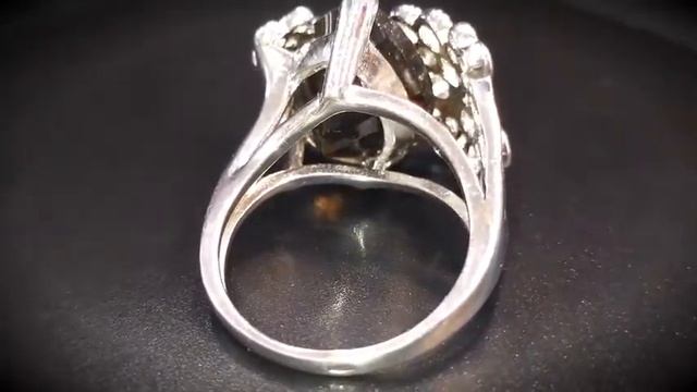 Бесподобное кольцо с натуральным большим камнем   цветочная композиция