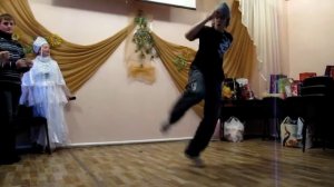 Выступление брейк-данса