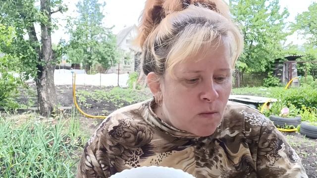 Мукбанг на даче! Наварила щи и сижу трескаю. На природе всё так вкусно?. #любашиныбудни смотреть онлайн