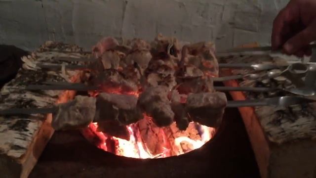 Как жарить шашлык зимой на даче не выходя на улицу
