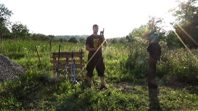 Краш-тест средневекового шлема. Фальшион, топор, полекс , алебарда против топхельма. смотреть онлайн