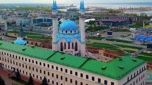 Казанский Кремль и Площадь Тысячелетия с высоты птичьего полёта / 4К видео