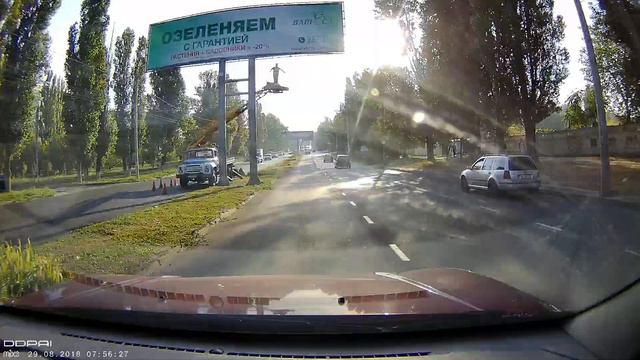 Тест видеорегистратора DDPai MIX3 - День (против солнца) смотреть онлайн