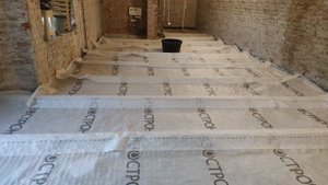 Стяжка на смешанных перекрытиях в старом фонде.143 кв.м. Сентябрь 2021.