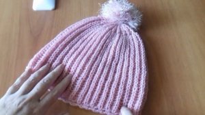Шапочка спицами, резинкой на девочку 3-4 лет // Hat for a girl with knitting needles.