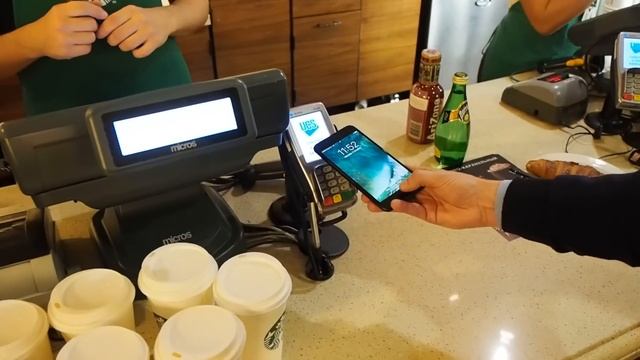 Первая транзакция Apple Pay в России. 3 октября 2016 года. Эксклюзивно для Bankir.ru.