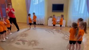 Средняя группа 3. Музыкальная игра "Найди себе пару". Музыкальный руководитель Матыцына В. С.