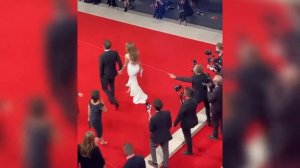 Дженнифер Лопес и Бен Аффлек на красной дорожке Венецианского кинофестиваля (2021)!