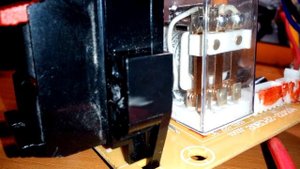 Неисправность SVEN MS-970 - трещит при включении