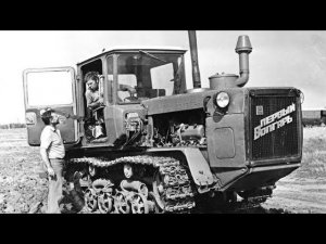Волгоградский тракторный завод. новый трактор ДТ-175С Волгарь. 1985 год.