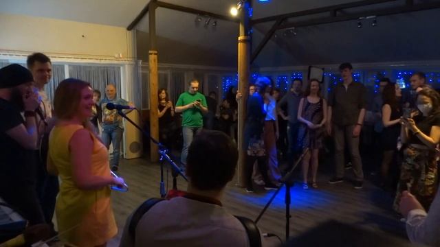 Танцуем на празднике