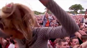 Paloma Faith - Picking Up the Pieces (T in the Park 2015)