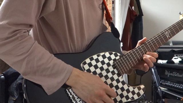 Guitar Solo with $200 Guitar / Squier Avril Lavigne Telecaster смотреть онлайн