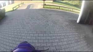 Отчаяный скутерист уходит от ДПСников на мотоциклах