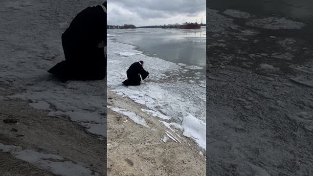 Освещение воды на реке Дон в станице Кочетовской