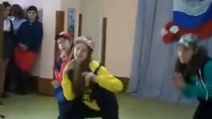 танец под песню "окутала меня окутала" Эндшпиль