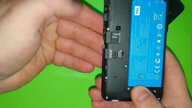 TCL A1 How insert and remove SIM card / SD card смотреть онлайн