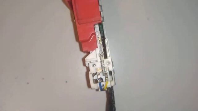 РЕМОНТ ЗАМКА РЕМНЯ БЕЗОПАСНОСТИ смотреть онлайн