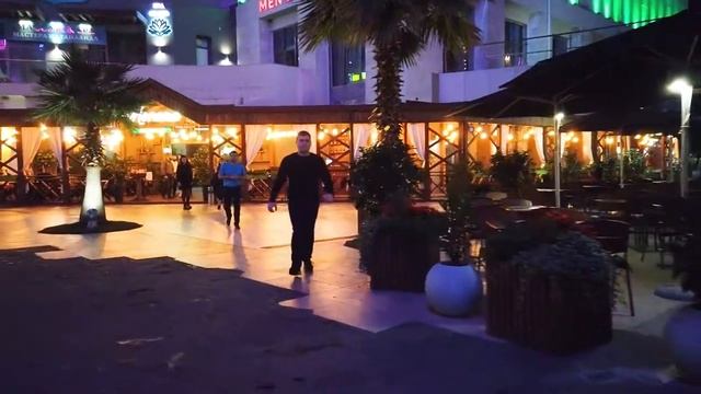 Russia nightlife! Walk near Mandarin in Adler November 2021 смотреть онлайн