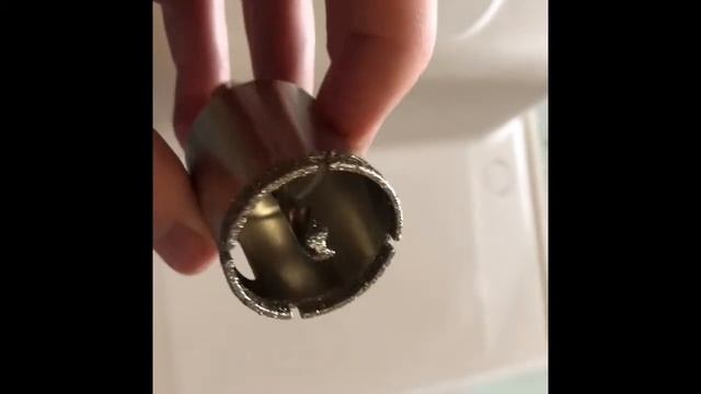 Как вырезать отверстие для смесителя в каменной мойке?