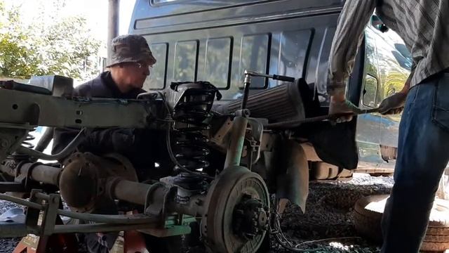 Разобрали наш Автодом УАЗ Профи. Усиливаем раму, устанавливаем пружины.