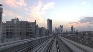 Метро Дубай. Золотой вагон