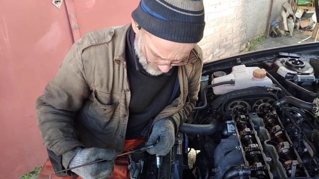 как снять поломанный болт ГБЦ без снятия Головки,вытаскиваем сорванный болт ГБЦ смотреть онлайн