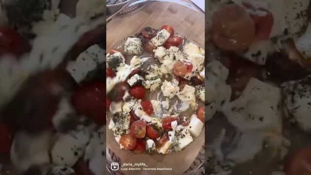 Спагетти, сыр Фета, помидоры Черри, приправа Базилик, растительное или оливковое масло ? смотреть онлайн