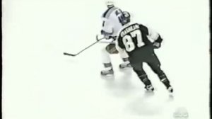 Chris Simon vs Donald Brashear & Simon scores on Esche