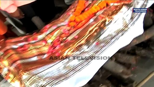 SHOCKING: Dead man rises from funeral pyre, people scared смотреть онлайн