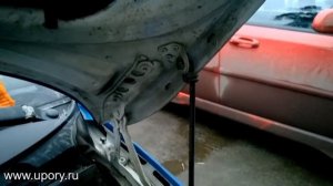 Установка амортизаторов (упоров) капота для Skoda Fabia / Roomster от upory.ru