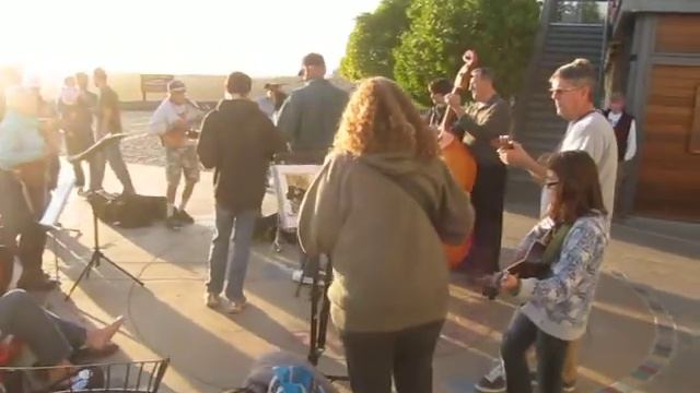 The Ukelele Club of Santa Cruz, "Sweet Georgia Brown," 12/28/11 смотреть онлайн