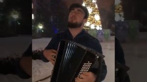 Султан Лагучев - той зимой недалекой (живое исполнение)