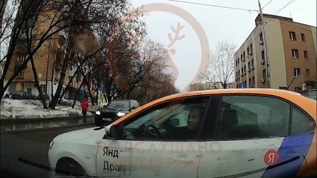 Авария/ДТП с участием каршеринга ЯндексДрайв в Москве. Подслушано каршеринг