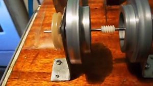 Самодельный паровой двигатель из деталей магнитафона