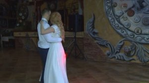 Простой и нежный первый танец на свадьбе под Александра Киреева - мир который подарил!