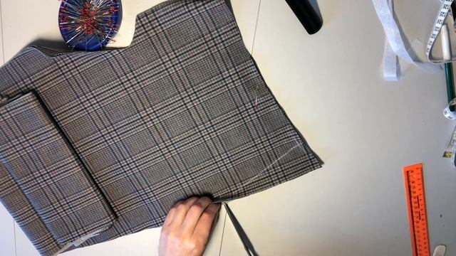 Как обработать карман на брюках смотреть онлайн