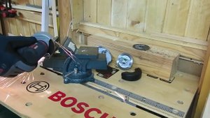 Bosch GWS 12V-76 & болт 20 мм.