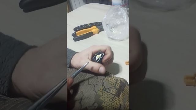 Рено Логан 1, замена лампочек кнопок стеклоподъёмника на светодиоды смотреть онлайн