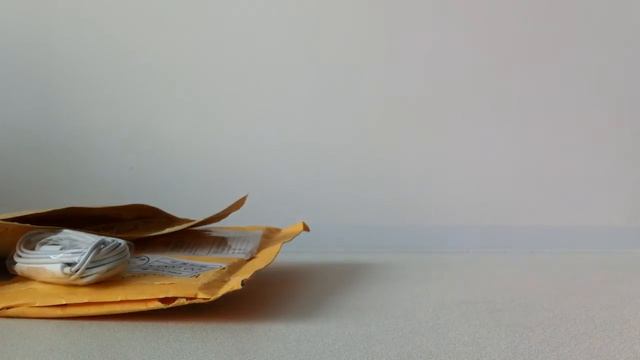 Посылка с aliexpress.com 1)наушники earpods 2)печатка смотреть онлайн