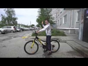 Ксюша на велосипеде